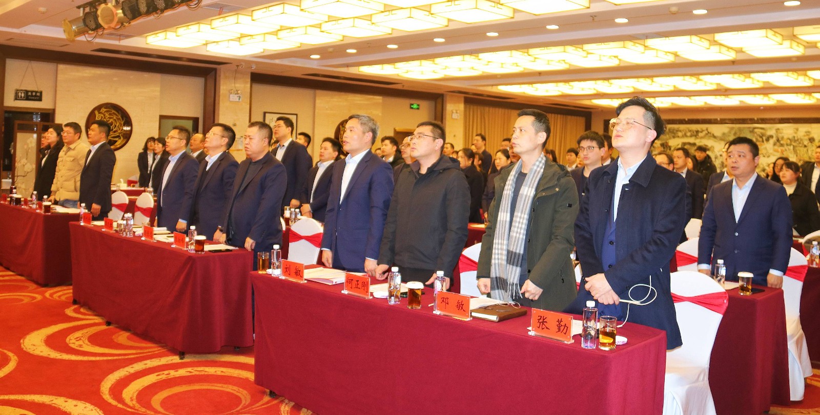 唱國(guó)歌.jpg